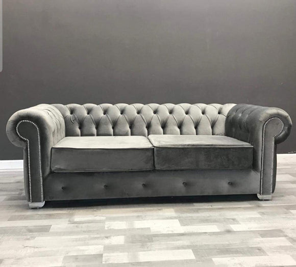 Regal- Classic Buttoned Chesterfield Sofa in Soft Velvet and Wool Fabric - Estelle Decor